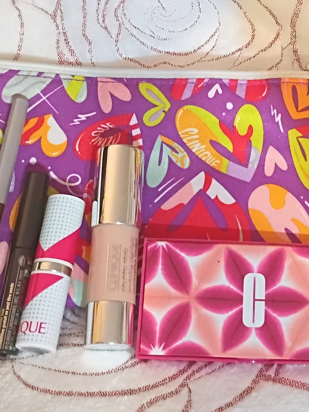 Clinique Pink Floral Highlight & Lip Set - Pink